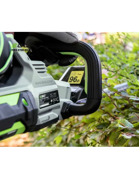 Cortasetos a batería EGO HT2410E para podas ocasionales del jardín Cortasetos a batería EGO HT2410E para podas ocasionales del jardín