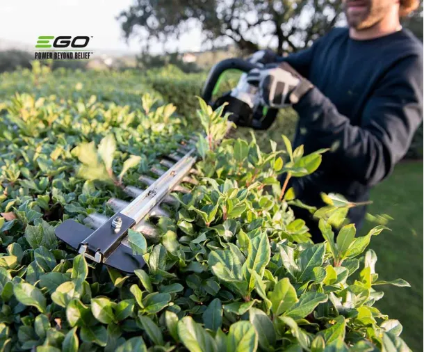 Cortasetos a batería EGO HT6500E para profesionales de la poda