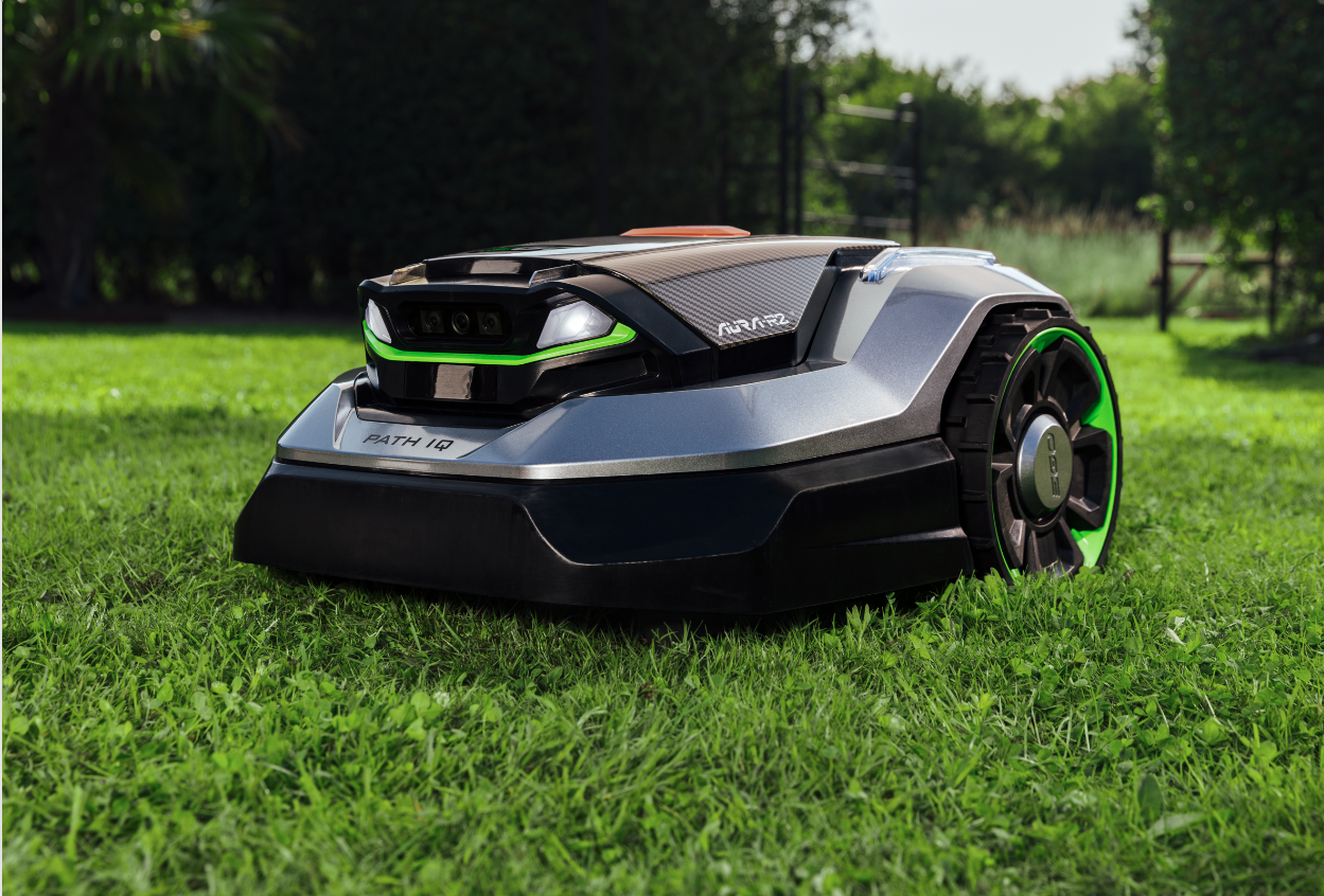 AURA-R2 de EGO Power+: el robot cortacésped inteligente que maximiza el cuidado del jardín